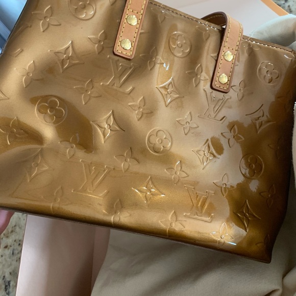 Authentic Louis Vuitton Vernis Reade PM - Picture 3 of 8